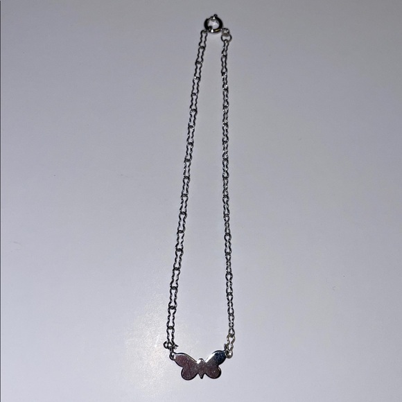 Vintage 1970’s dainty Silver Butterfly Pendant Ankle Bracelet - Picture 3 of 3